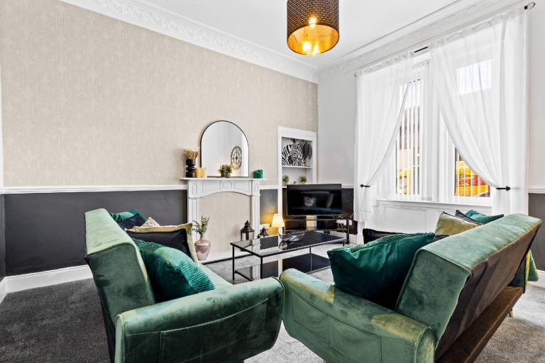 Rental apartment | Suitable for remote work in Renfrew