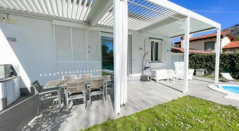Vacation home with pool — photo 4