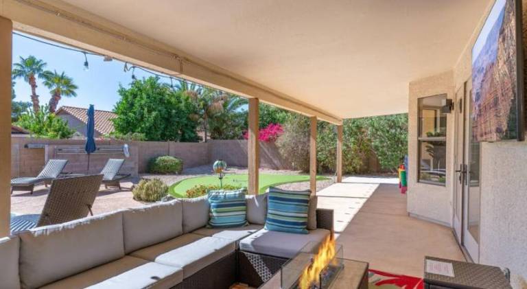 Luxury Scottsdale Retreat Heated Pool and Mini Golf — photo 4