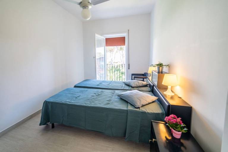 Child-friendly rental apartment with terrace | Next to the beach | Pets allowed — photo 4
