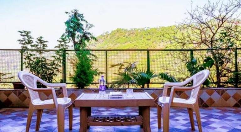 Villa with patio — photo 3