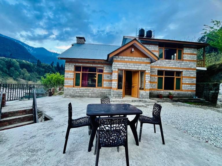 Vacation home | Pets allowed in Manali