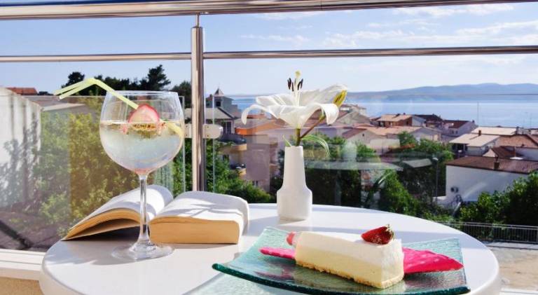 Holiday apartment with garden, terrace & pool | Close to the beach | Pet-friendly — photo 4