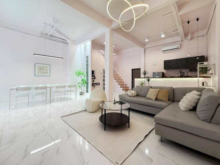 Vacation home with pool | Close to Chinatown in Bangkok