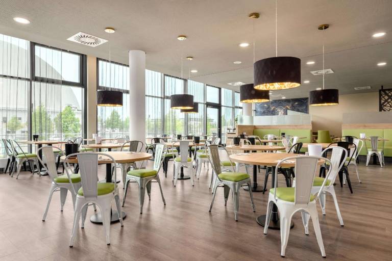 Super 8 by Wyndham Oberhausen — photo 4