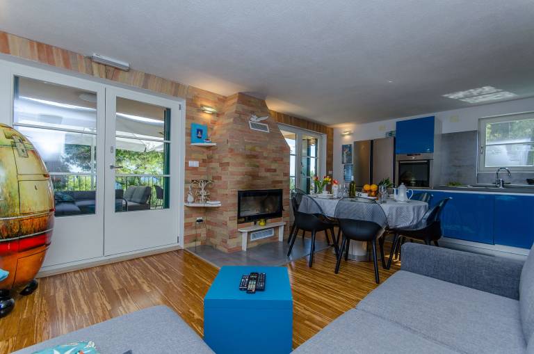 Vacation home with sauna, private pool & grill | Sea view — photo 3
