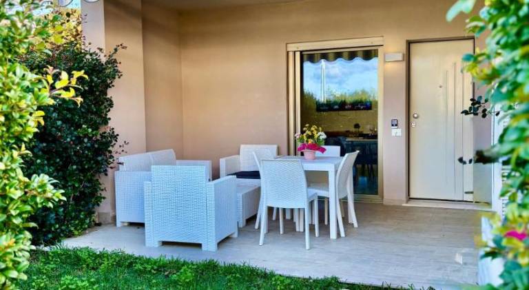 Nice apartment with pool, yard & patio | Close to the beach | Dogs allowed — photo 5