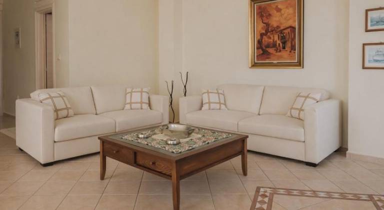 Villa with terrace — photo 4