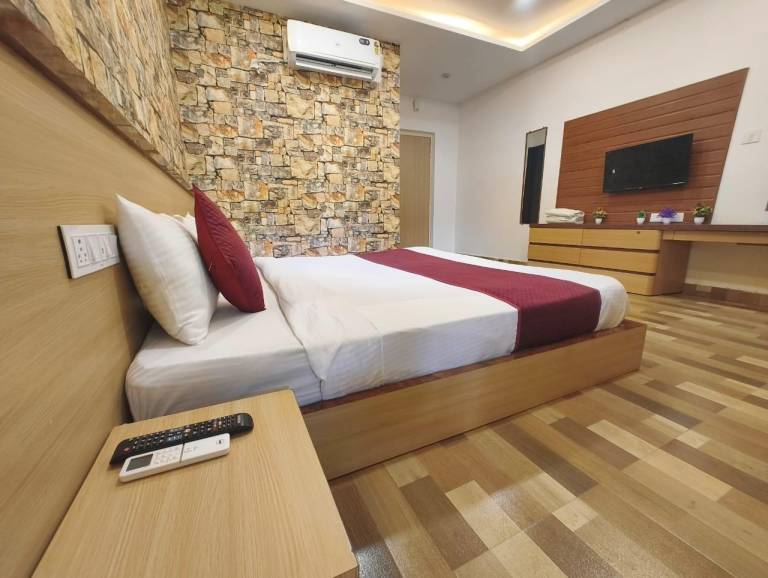 Crown Villa Entire 5BHK With private pool in Udaipur
