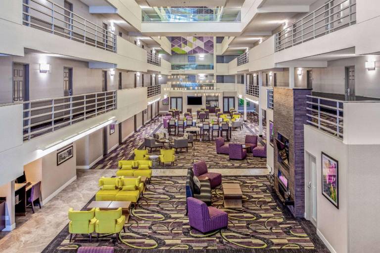 La Quinta Inn & Suites by Wyndham Lubbock West Medical Centr — photo 3