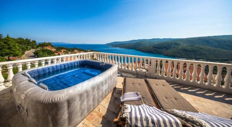 La casa di Marko Sea View Apartments with Jacuzzi and Sauna — photo 2