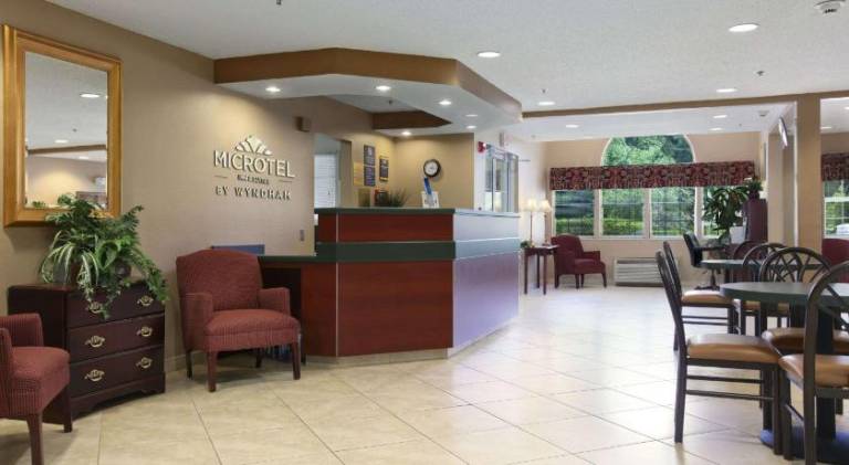 Microtel Inn & Suites by Wyndham Palm Coast I-95 — photo 4