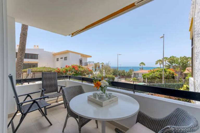Vacation Apartment 'Apartamento Con Vistas Al Mar' with Sea View, Wi-Fi and Air Conditioning — photo 2