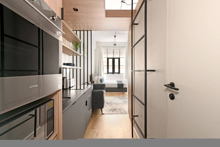 East City Modern Apt Co Working