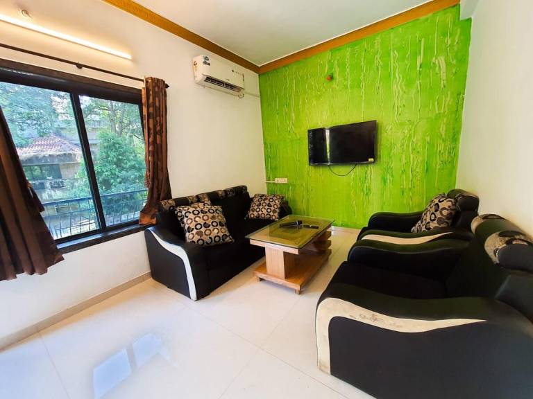 Charming vacation home with barbeque & pool | Perfect for remote work | Pets allowed — photo 2