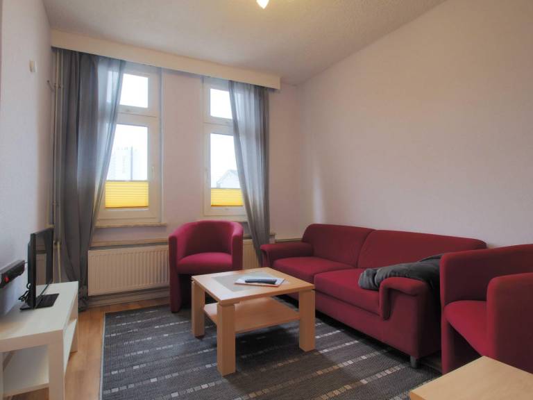 Geräumige Ferienwohnung Villa Fortuna Fewo 1  strandnah und familienfreundlich in Rostock