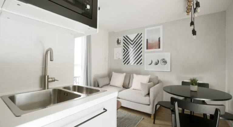 Rental apartment with patio in Montrouge