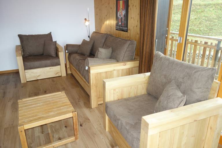 Rental apartment with yard & terrace in Vex
