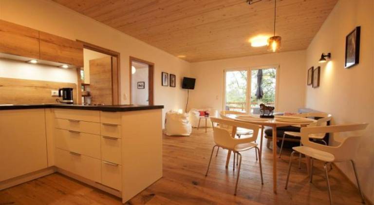 Holiday apartment with terrace, yard & barbeque — photo 3