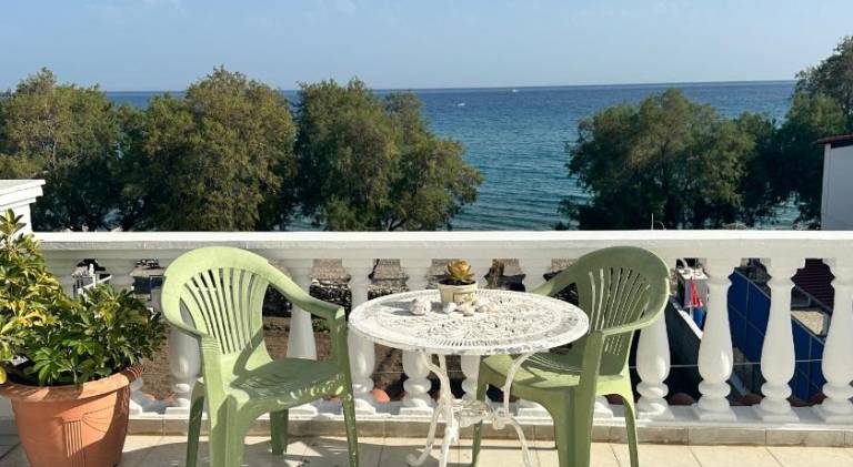 Holiday apartment with patio — photo 3