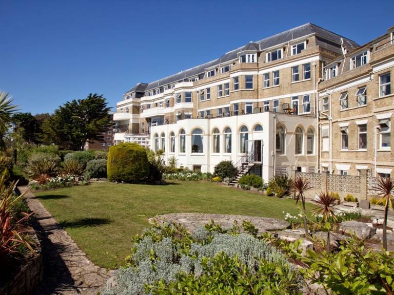 Bournemouth Carlton Hotel By Belvilla in Bournemouth