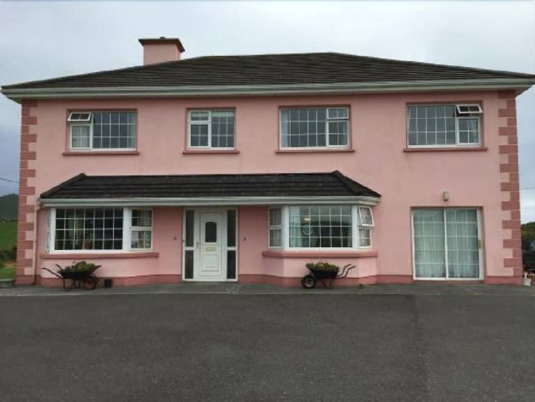 Bed and breakfast  Ballynavenooragh