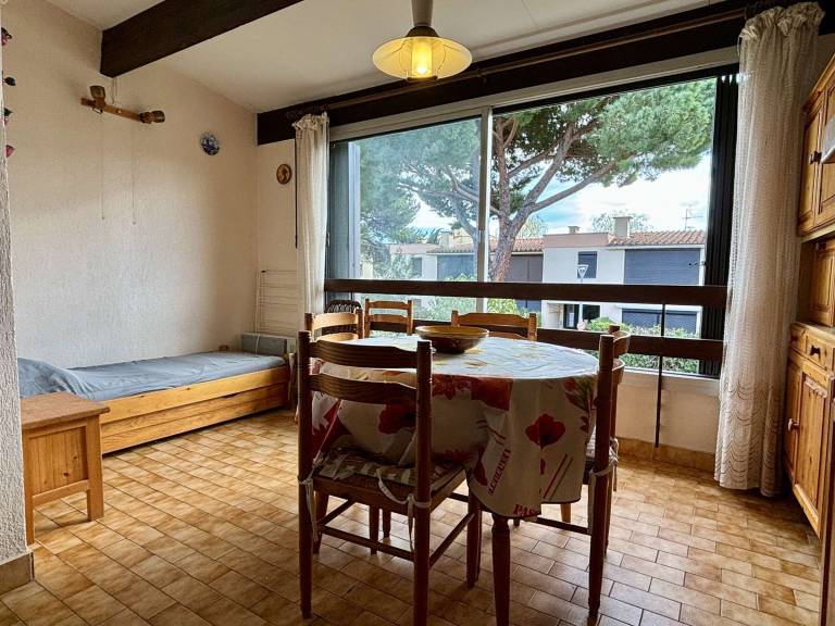 Holiday apartment with pool — photo 2