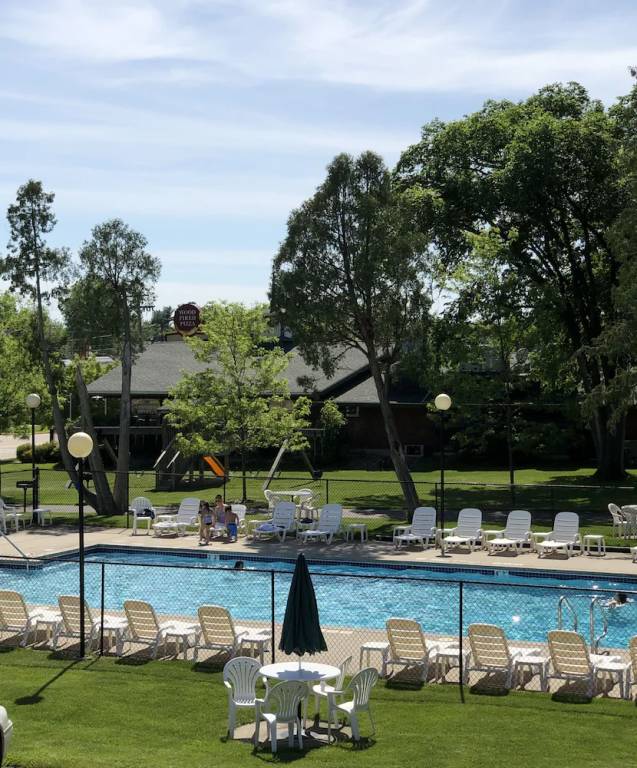 Motel  Lake Delton