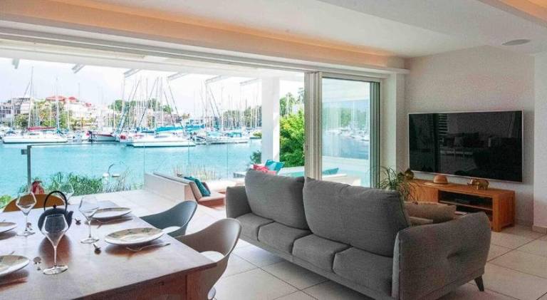 Unique place is close to all the sights and amenities ! — photo 2