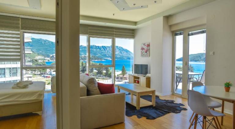 Holiday apartment with pool, terrace & sauna | Beach nearby | Pets are welcome — photo 2