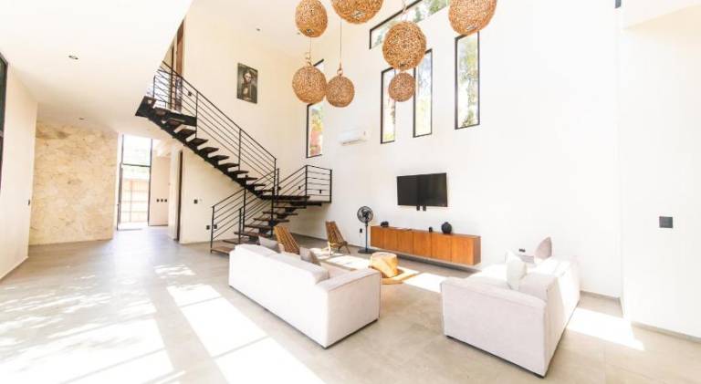 Villa with jacuzzi & pool — photo 3