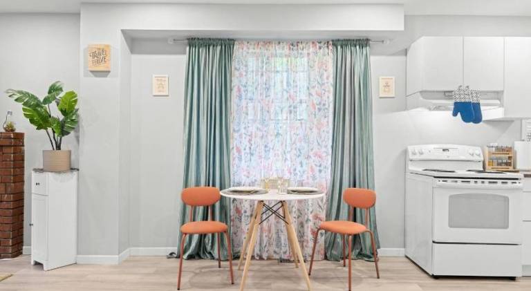 Private Cozy Room with Free Parking