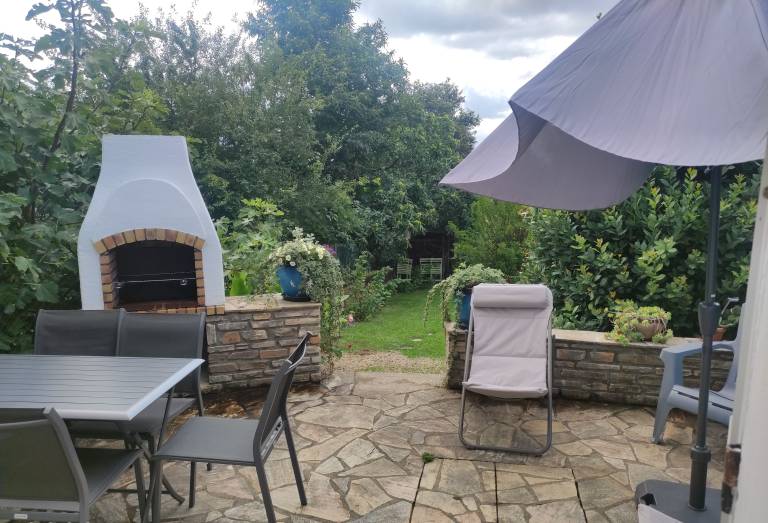 Vacation home with barbeque, terrace & garden — photo 4