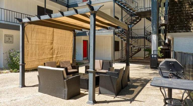 Holiday apartment with pool — photo 5