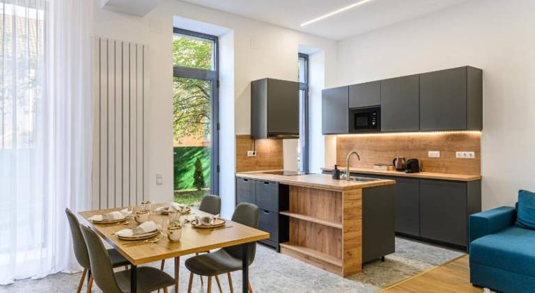 Lovely holiday apartment with yard & patio | Pet-friendly in Brasov