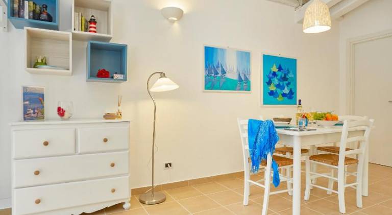 Rental apartment with BBQ, patio & yard — photo 2