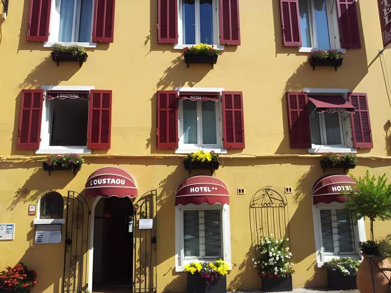 Hotel L'Oustaou in Le Lavandou