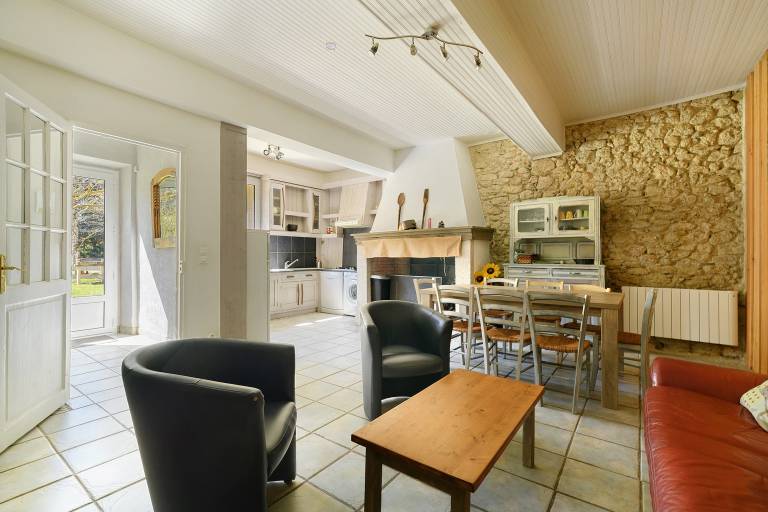 Family-oriented nice vacation home with patio, fast internet & grill | Garden view | Pets allowed — photo 3