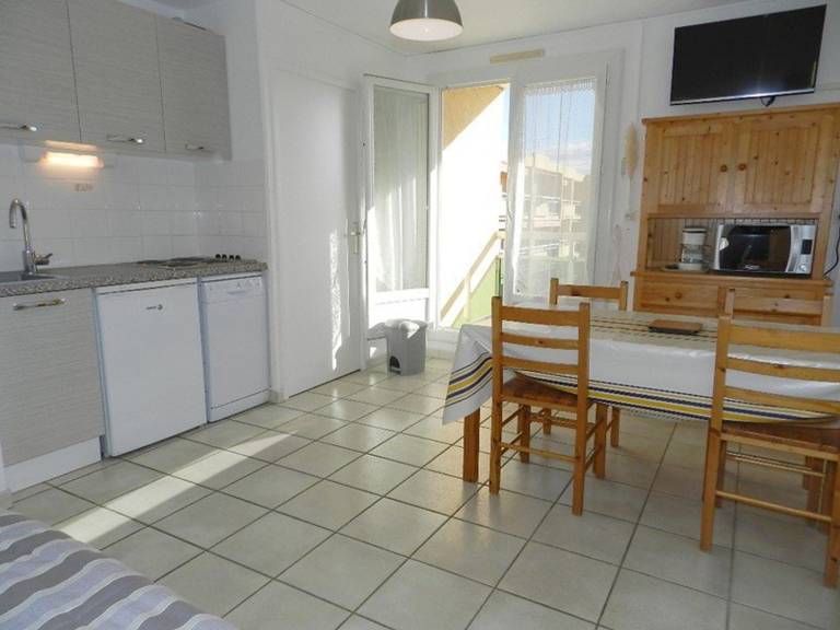 Holiday apartment with 2 rooms for 5 persons — photo 2