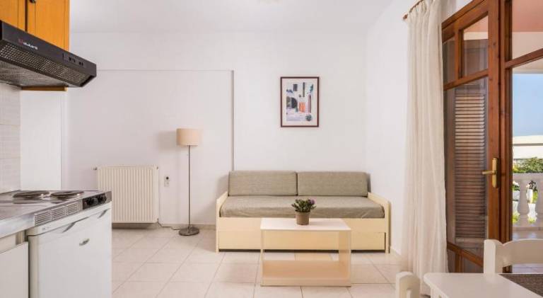Captain Michalis Apartments - 750m from Kalamaki Beach — photo 2
