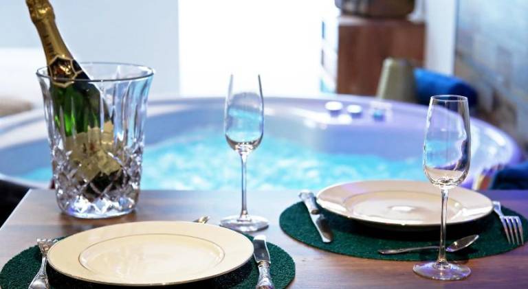 Apartment with hot tub | Pet-friendly — photo 2