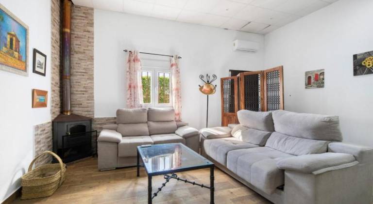 Fully equipped beautiful vacation home with garden, private pool & BBQ | Perfect for remote work | Dogs allowed — photo 2