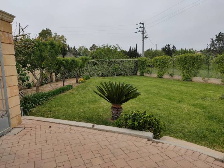 Villa with patio, BBQ & garden | Garden view — photo 4