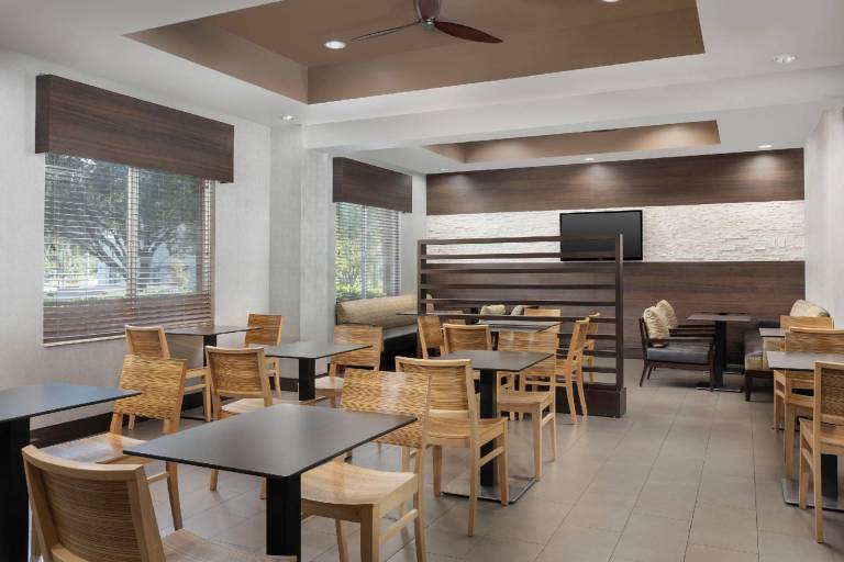 Country Inn & Suites by Radisson, Gainesville, FL — photo 5