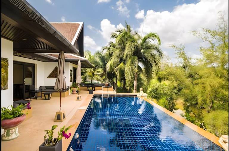 5 BR Pool Villa next to Beach, Maan Tawan Laguna in Sa Khu