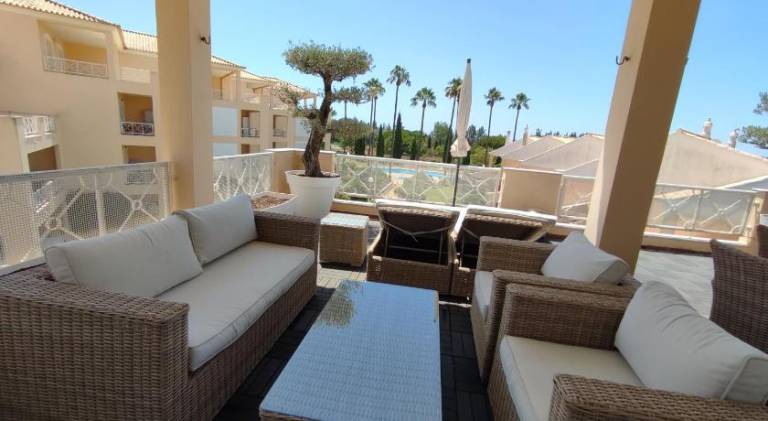 Holiday apartment with yard, patio & private pool — photo 3