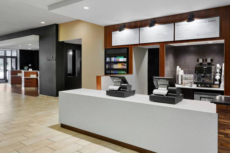Courtyard by Marriott Milwaukee Downtown — photo 4