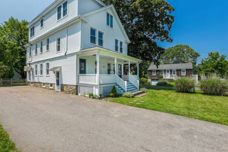 Apartment Groton Long Point