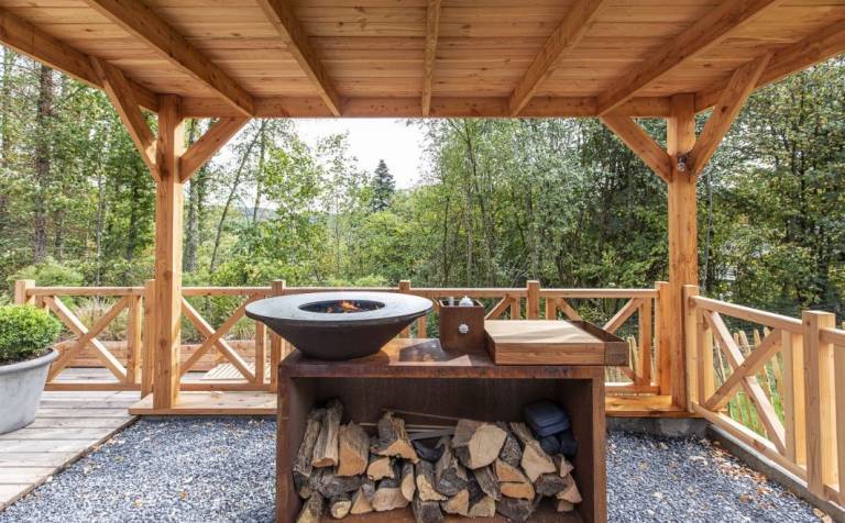 Gite with terrace, garden & hot tub | Garden view — photo 3