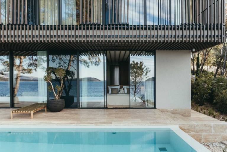 Luxury Villa Bay with Heated Pool — photo 2